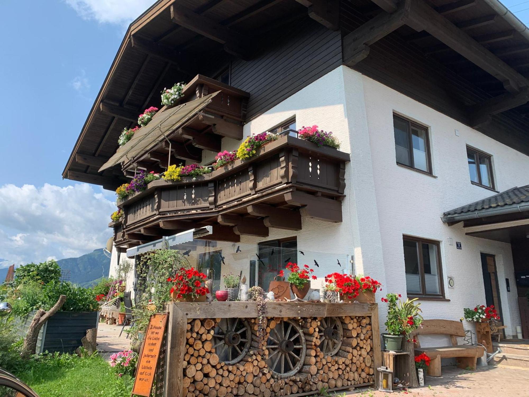 Bergblick Apartment Saalfelden Bagian luar foto